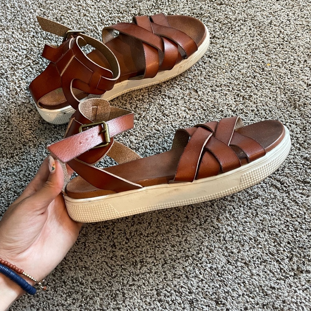 Comfy MIA brown leather sandals